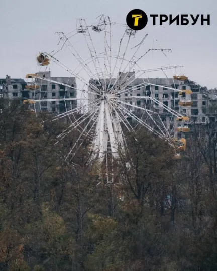 Парк атракціонів у Центральному парку Бахмута через 2 роки російської окупації