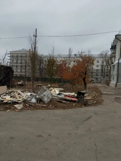 сміття в окупованому Маріуполі