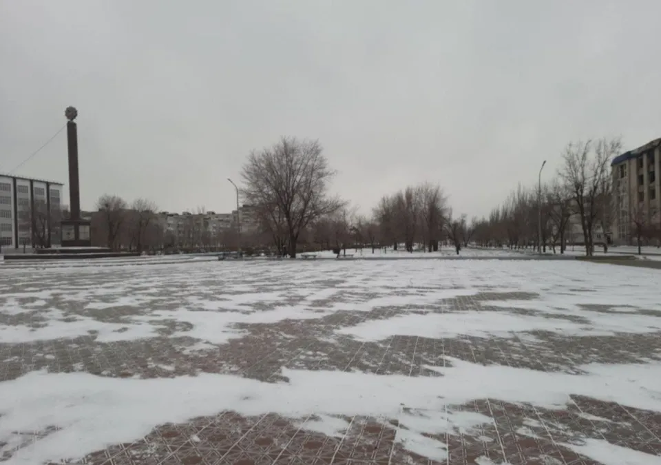 Центральний проспект в Сіверськодонецьку у грудні 2024 року: