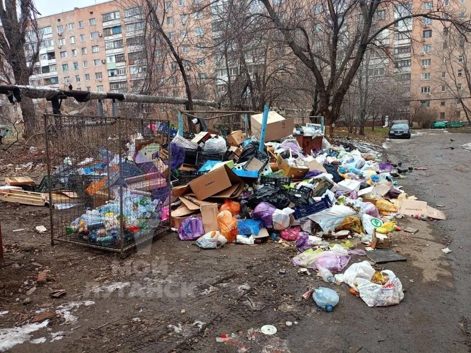Луганськ, сміття на вулиці, сміттєзвалище