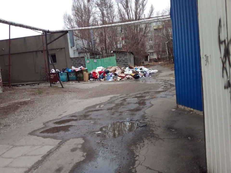 Луганськ, сміття на вулиці, сміттєзвалище