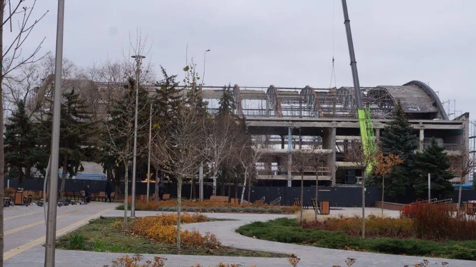 басейн Нептун в Маріуполі