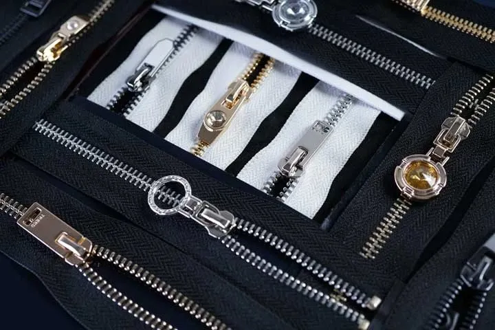 молнии-застежки