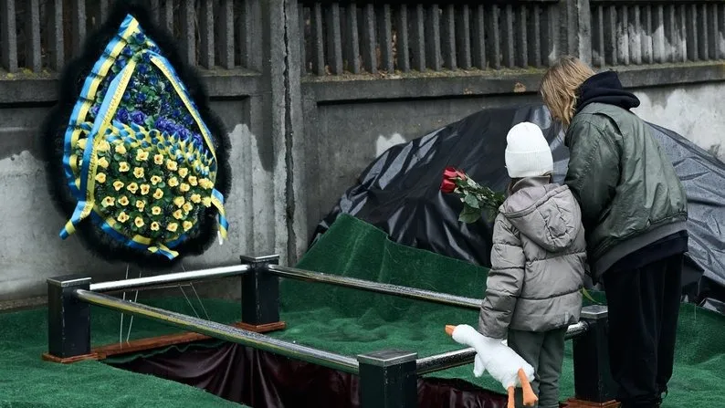 Прощання з пілотом Владиславом Риковим, лютий 2024 року. Фото: Костянтин та Влада Ліберови/Генштаб З