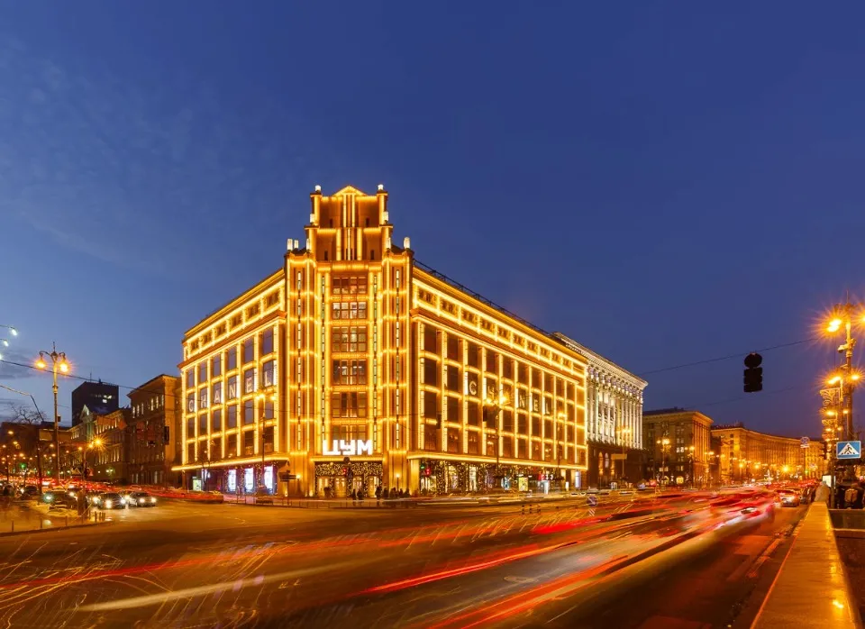 світловий дизайн комерційних будівель