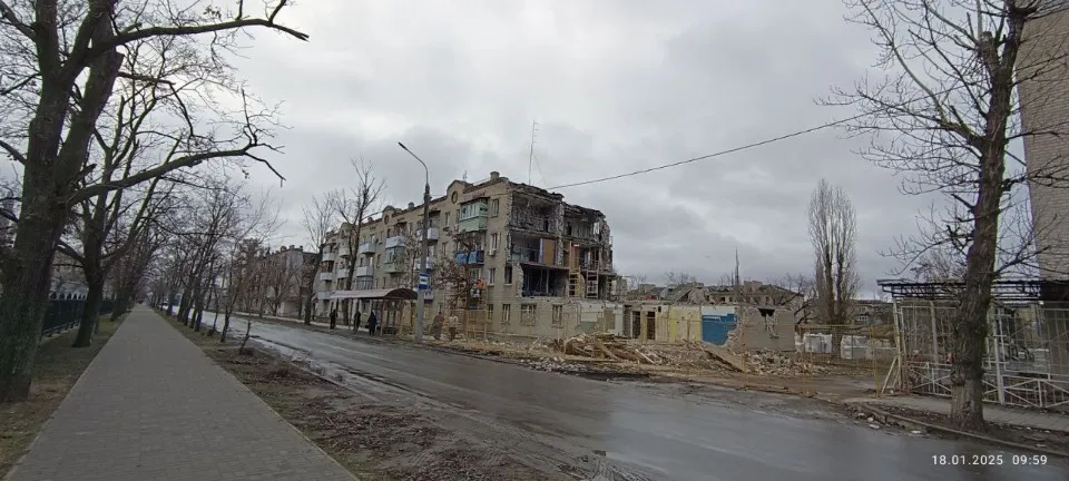 підбірка свіжих світлин з окупованого Сіверськодонецька з соцмереж