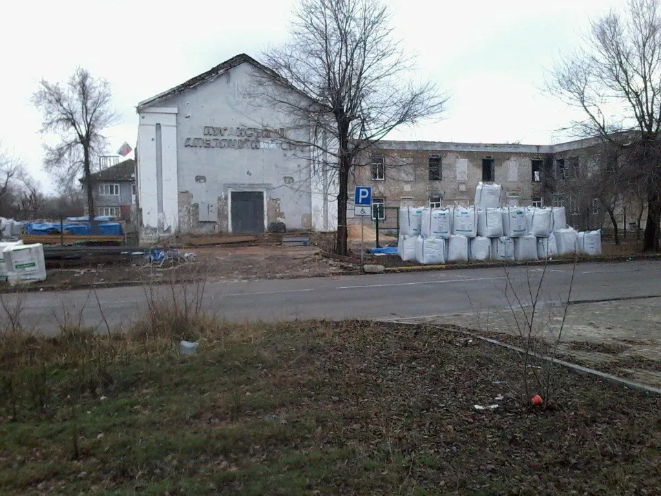 підбірка свіжих світлин з окупованого Сіверськодонецька з соцмереж