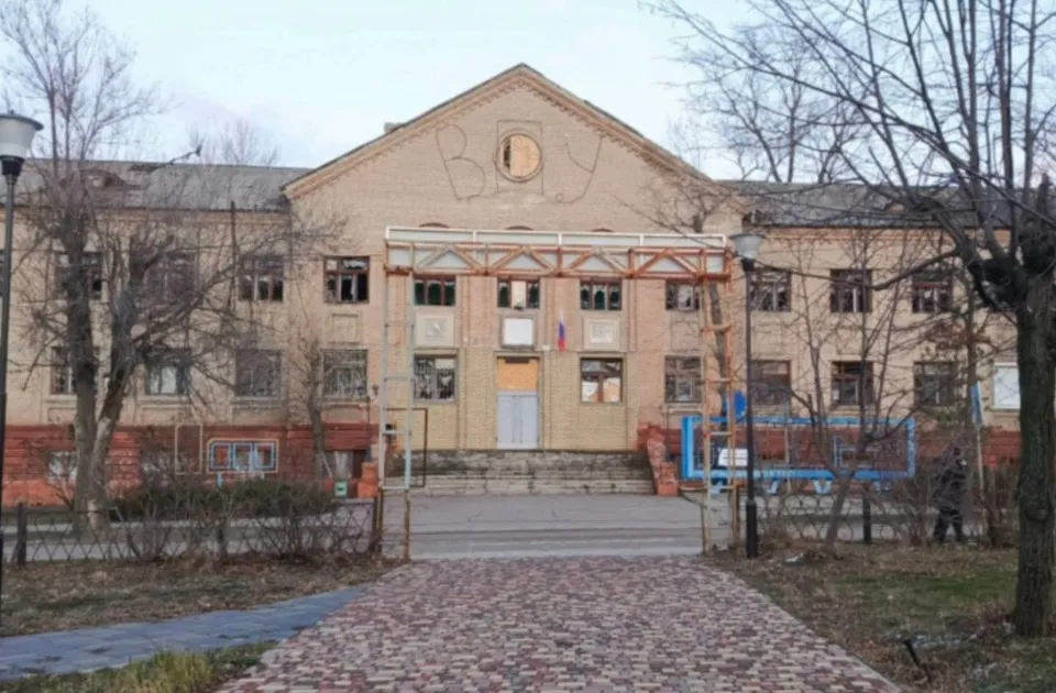 підбірка свіжих світлин з окупованого Сіверськодонецька з соцмереж