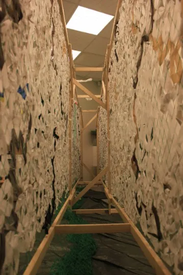 Волонтерські центрі Риги. Як закордоном допомагають українцям