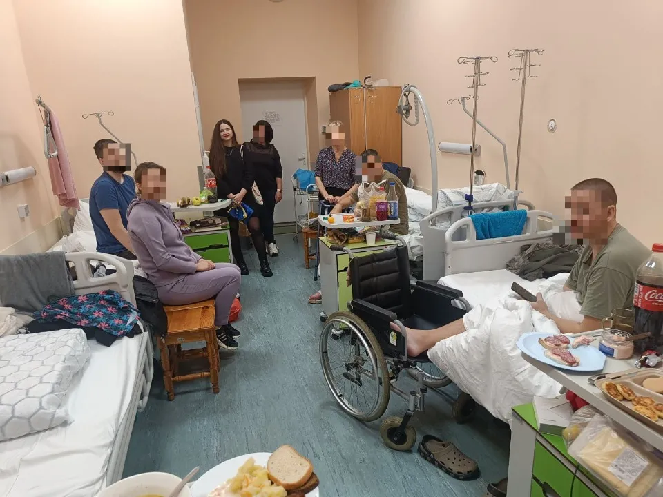 Волонтерські центрі Риги. Як закордоном допомагають українцям