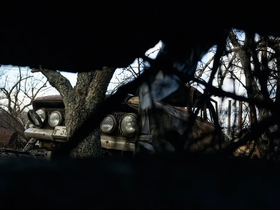 Торецьк війна фронт передова зруйноване авто