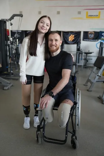 Яна Степаненко й ветеран Азову Олександр Жавненко