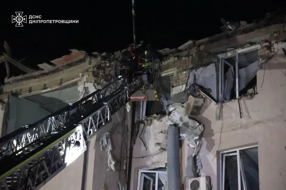 “Надзвичайники продовжують розбирати завали. Розгорнуто “Пункт незламності”. Психологи вже надали до