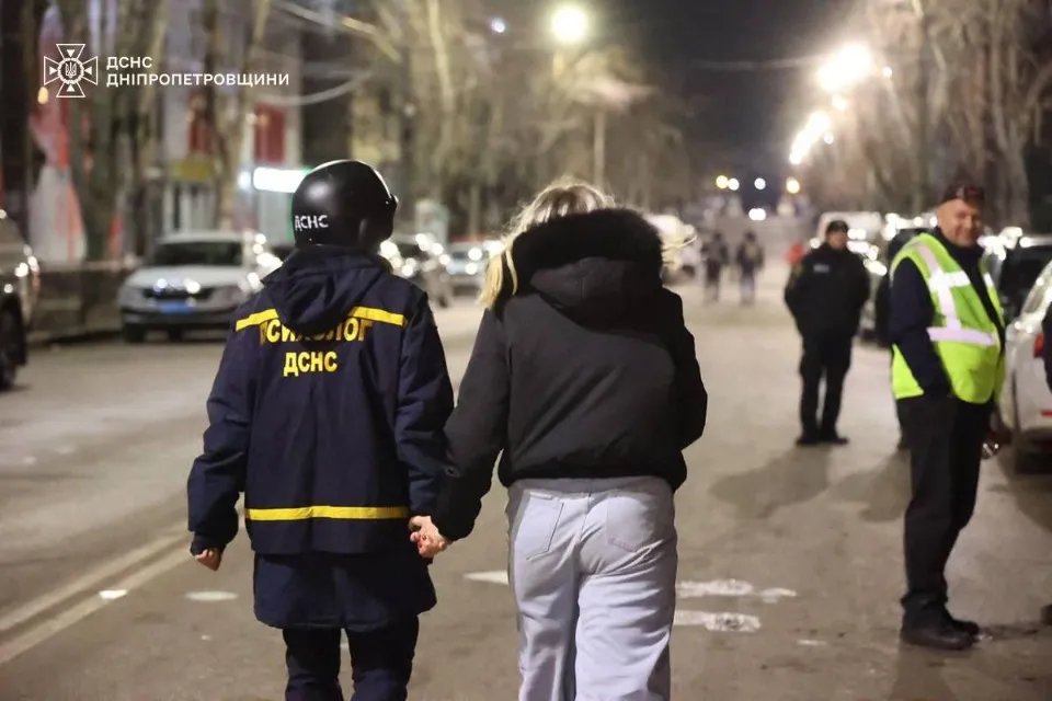 “Надзвичайники продовжують розбирати завали. Розгорнуто “Пункт незламності”. Психологи вже надали до