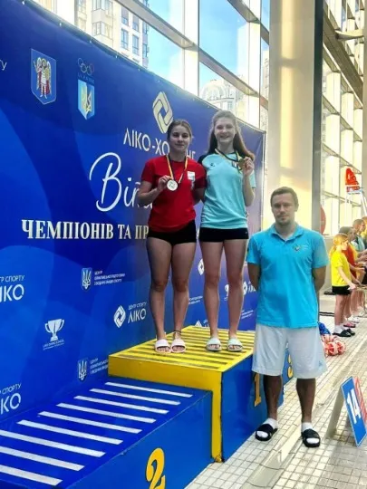 Спортсменки, плавчині з Луганщини