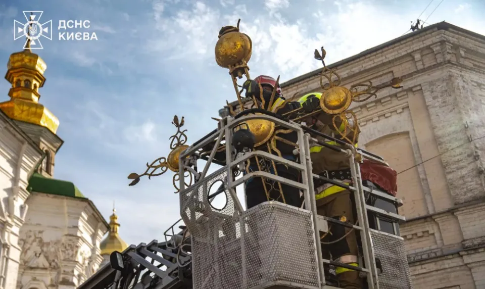 Хрест на Києво-Печерській лаврі