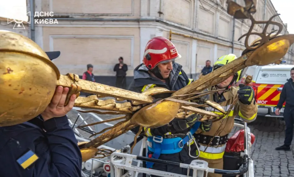 Хрест на Києво-Печерській лаврі