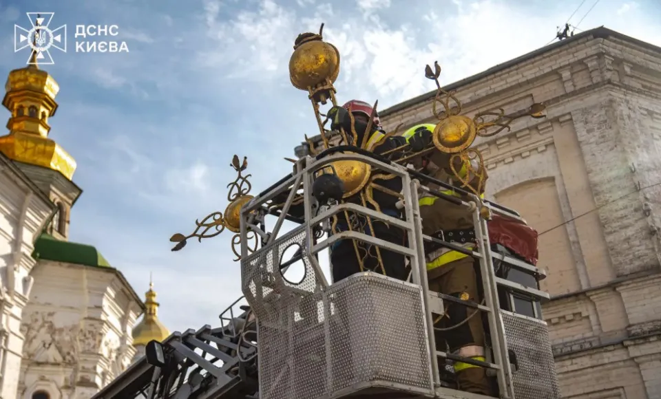 Хрест на Києво-Печерській лаврі