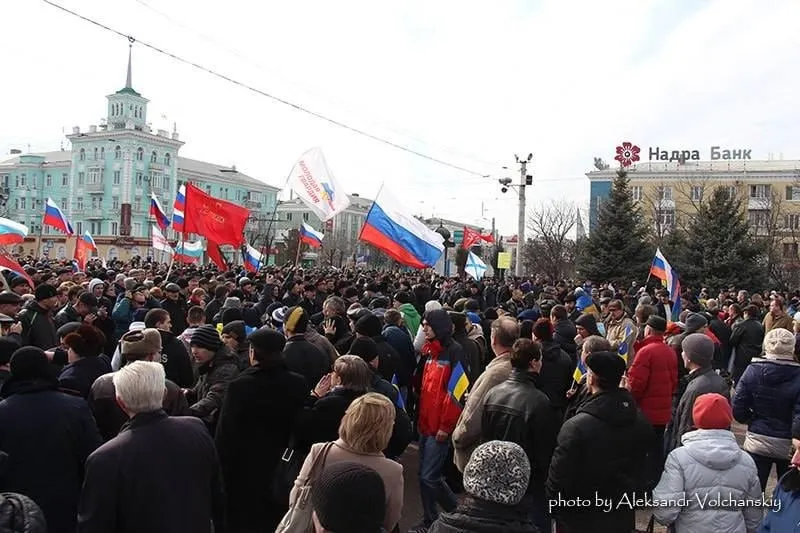 Мітинг в Луганську 9 березня 2014 року