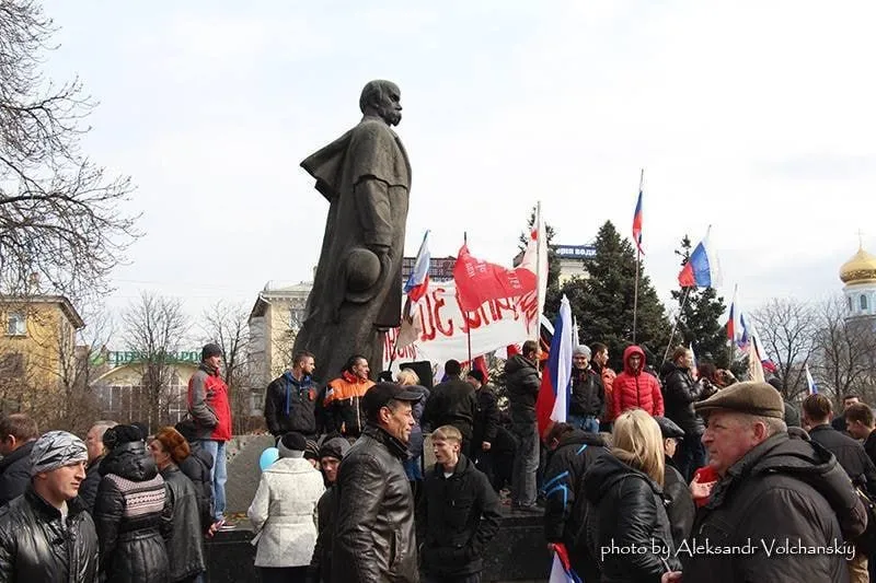 Мітинг в Луганську 9 березня 2014 року