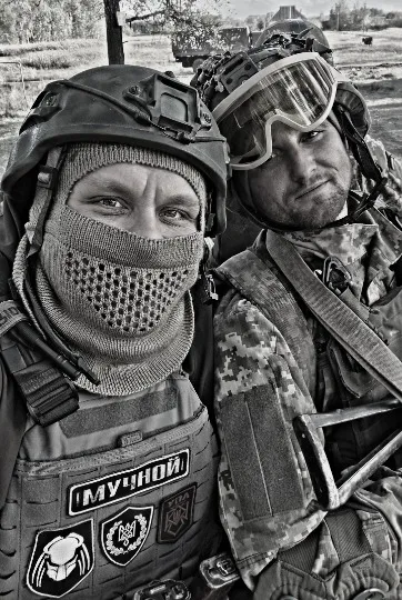 Мучной з побратимом