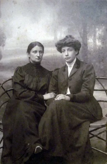 Христя Алчевська з Ольгою Кобилянською