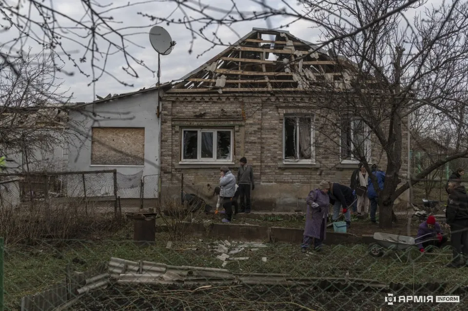 Краматорськ обстріл війна атака пошкоджений будинок біженці впо люди українці переселенці