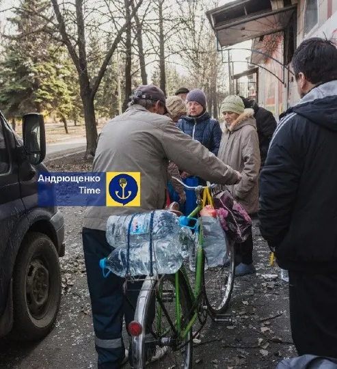 Маріуполь окупація люди черга за їжею